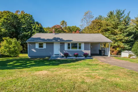 377 Lincoln Dr, Cheshire, CT 06410