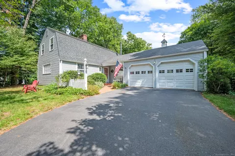 102 Harvest Ln, Glastonbury, CT 06033
