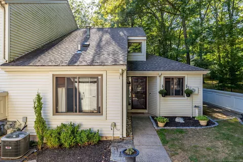 125 Farmington Chase Cres #125, Farmington, CT 06032