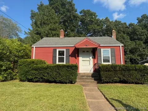31 Essex St, Manchester, CT 06040