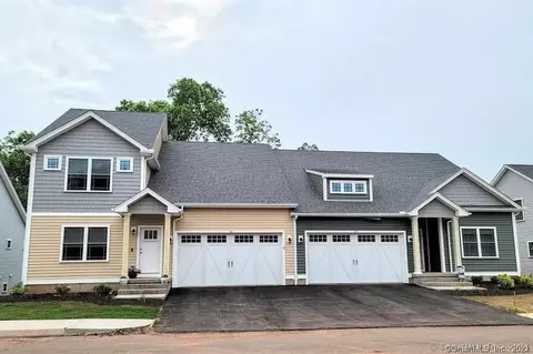 10 Lombard Cir #4, North Haven, CT 06473