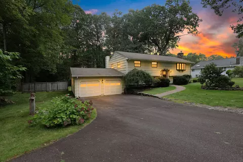 15 Pam Bar Rd, Shelton, CT 06484