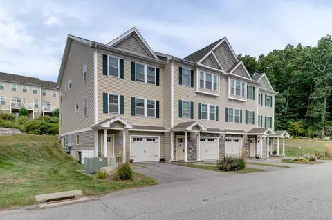 16 Village Xing, East Lyme, CT 06357
