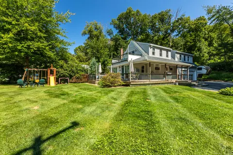 13 Aborn Rd, Ellington, CT 06029