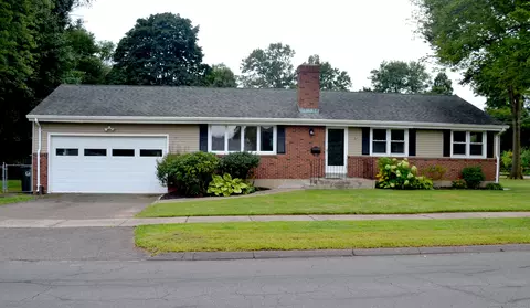 7 Brentwood Rd, Newington, CT 06111