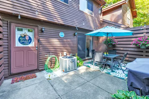 61 Trolley Cir #61, Milford, CT 06460