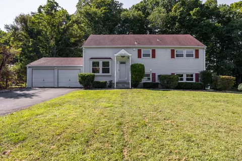368 Howard Dr, Hamden, CT 06514