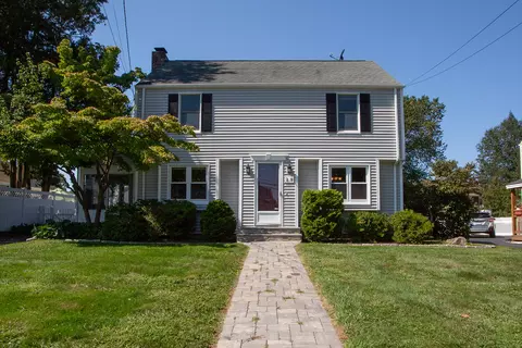 29 Greenhurst Rd, West Hartford, CT 06107