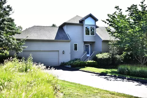 2 Griffen Dr #2, Stonington, CT 06355