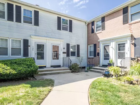 168 Sylvan Knoll Rd, Stamford, CT 06902