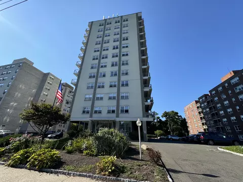 2370 North Ave #9G, Bridgeport, CT 06604