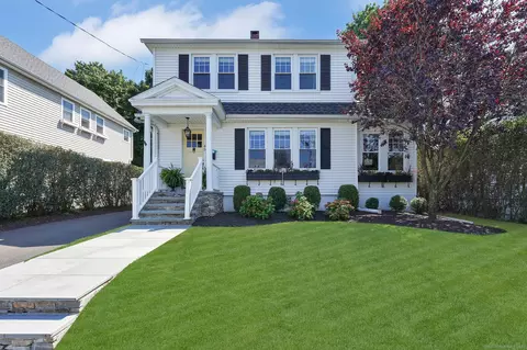 45 Brookfield Ave, Fairfield, CT 06825