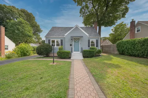 24 Deepwood Dr, Manchester, CT 06040