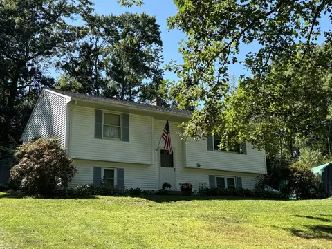 144 Pleasant View Dr, Killingly, CT 06241