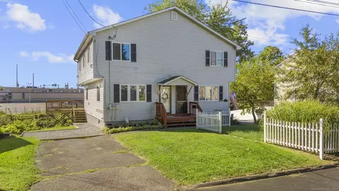 135 Peck St, Stratford, CT 06614