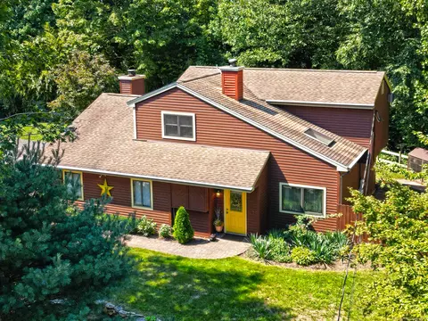 18 Quail Trl, Trumbull, CT 06611