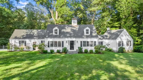 147 Cedarwood Rd, Stamford, CT 06903
