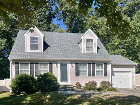153 Heather Glen Ln, Groton, CT 06355