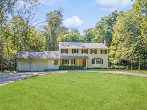37 Hannahs Rd, Stamford, CT 06903