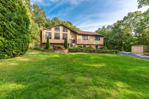 62 Big Horn Rd, Shelton, CT 06484
