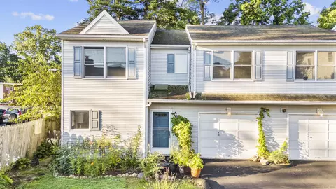 64 Fountain St #12, New Haven, CT 06515