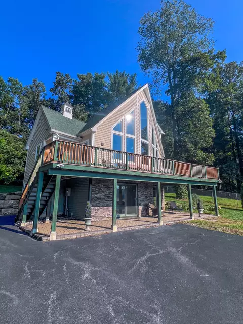65 Beaver Dam Rd, Woodstock, CT 06282