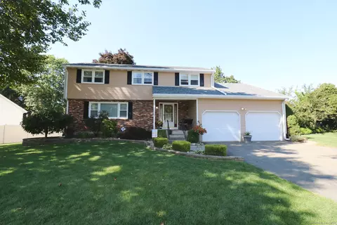 6 Hampshire Pl, Cromwell, CT 06416