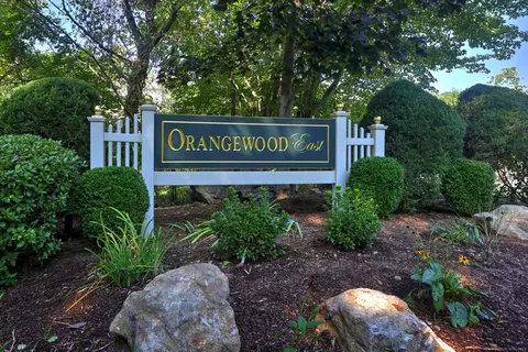 139 Shagbark Dr #139, Derby, CT 06418