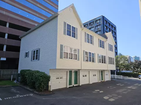19 Lindale St #E, Stamford, CT 06902