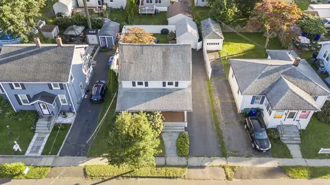 77 Allyndale Dr, Stratford, CT 06614