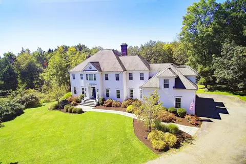 50 Salem View Dr, Ridgefield, CT 06877
