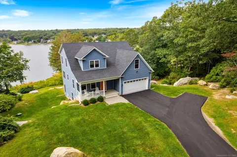 100 Susan Ln, Mystic, CT 06355