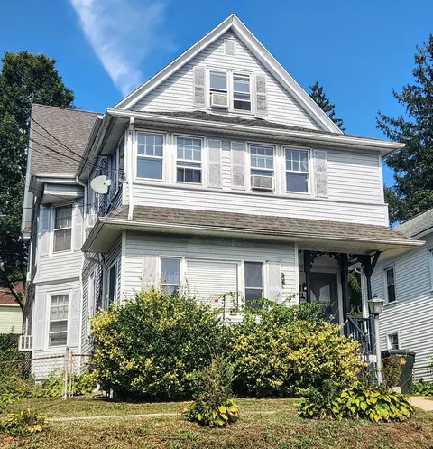 71 West St, New London, CT 06320