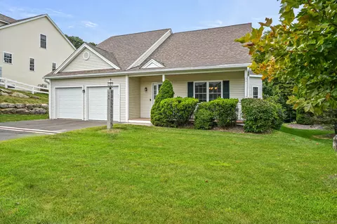 166 Meadow Brook Rd #166, Oxford, CT 06478