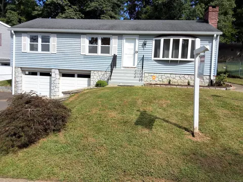 132 Eastwood Rd, Bridgeport, CT 06606