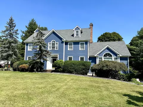 18 Kent Ln, Trumbull, CT 06611