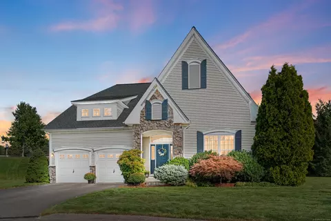 6 Colonial Ct #6, Middlebury, CT 06762