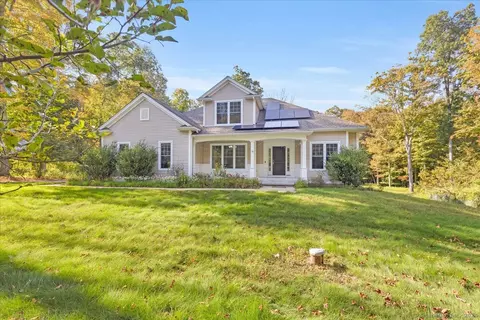34 Beacon Hill Dr, Mansfield, CT 06268