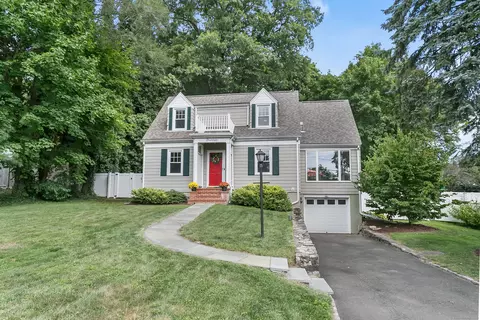 14 Dannell Dr, Stamford, CT 06905