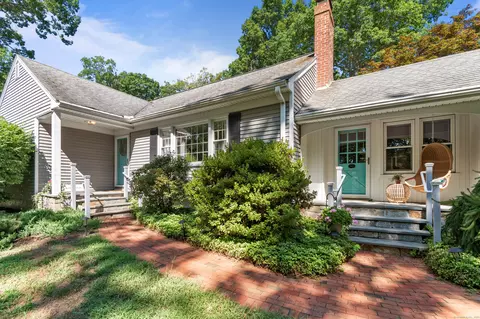 7 Acorn Rd, Madison, CT 06443