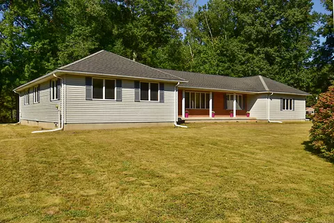 85 Mcculloch Dr, Somers, CT 06071
