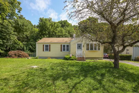 64 Dominican Rd, Branford, CT 06405