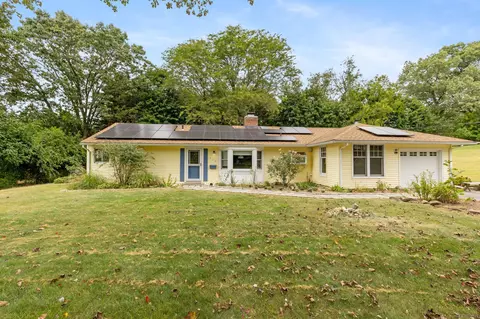 113 Sherman Rd, Glastonbury, CT 06033