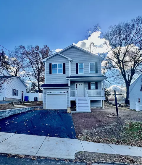 222 Henry St, Manchester, CT 06042