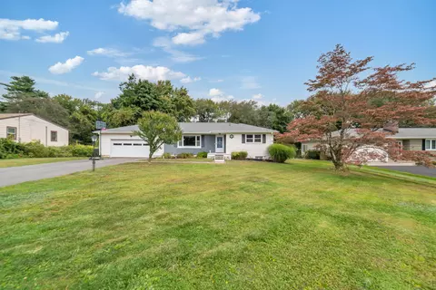 11 Chandler Dr, Prospect, CT 06712