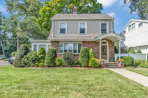 1740 Whitney Ave, Hamden, CT 06517