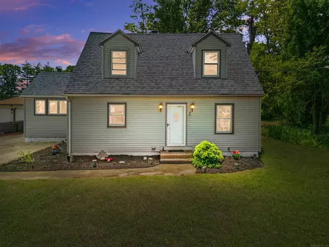 121 Sackett Point Rd, North Haven, CT 06473