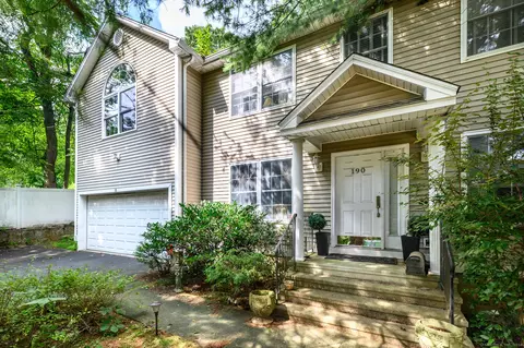 190 12 New Canaan Ave, Norwalk, CT 06850