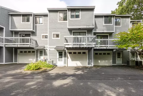 25 Ives Hill Ct #25, Cheshire, CT 06410
