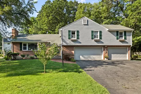 15 Morton Ln, West Hartford, CT 06117